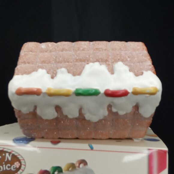 Vintage Christmas Figurine & Box Sugar N Spice Candy Covered Bridge Lemax 2000s - Picture 8 of 12